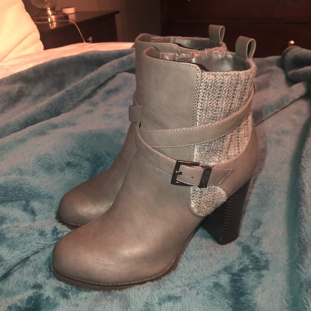 Juicy couture size 8 ankle booties